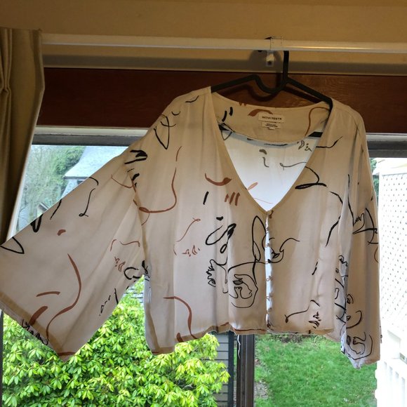 Native Youth Abstract cropped shirt - Picture 2 of 3